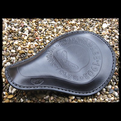 Seat Universal Milwaukee 1903 Black Skull
